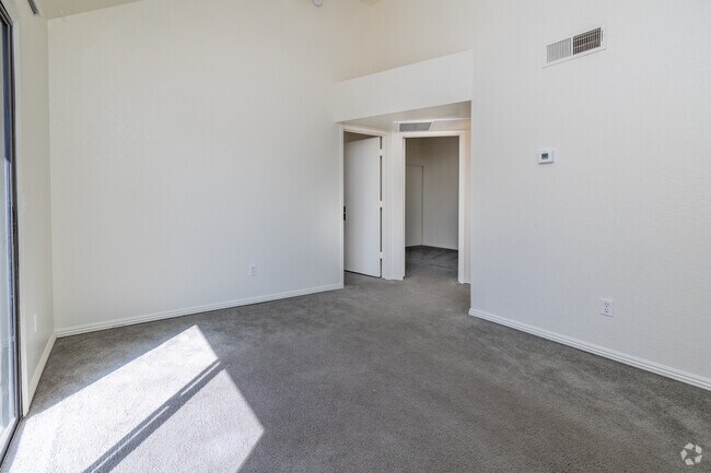 2BR, 2BA - 641SF - Living Room - Mountain Vista