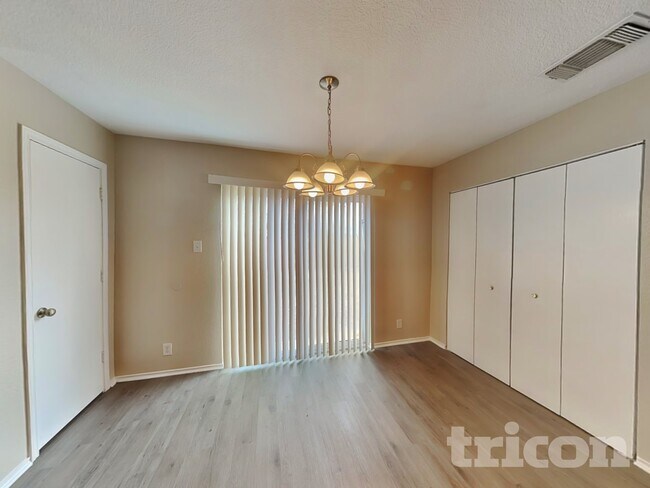 Foto del edificio - 7307 Circle Farm