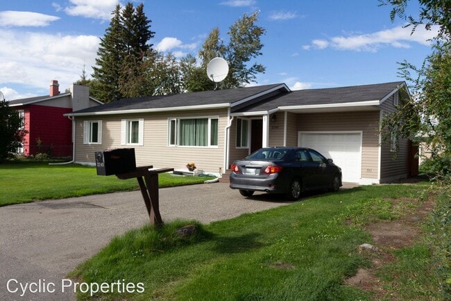Building Photo - 4 br, 1.5 bath House - 2740 Kuskokwim Ave