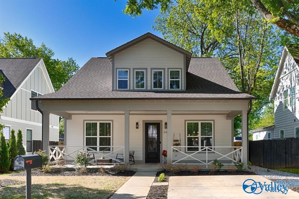 Foto principal - 2815 8th Ave SW