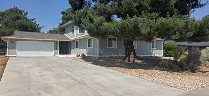 Building Photo - 6818 W Desert Ave