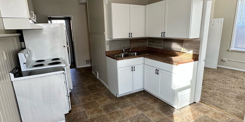 Primary Photo - 572 W. 5th Street Apartments LLC