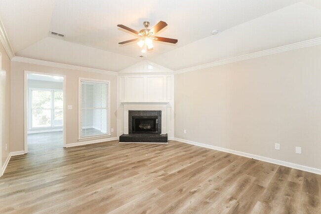 Foto del edificio - 1001 Crown Corners Dr