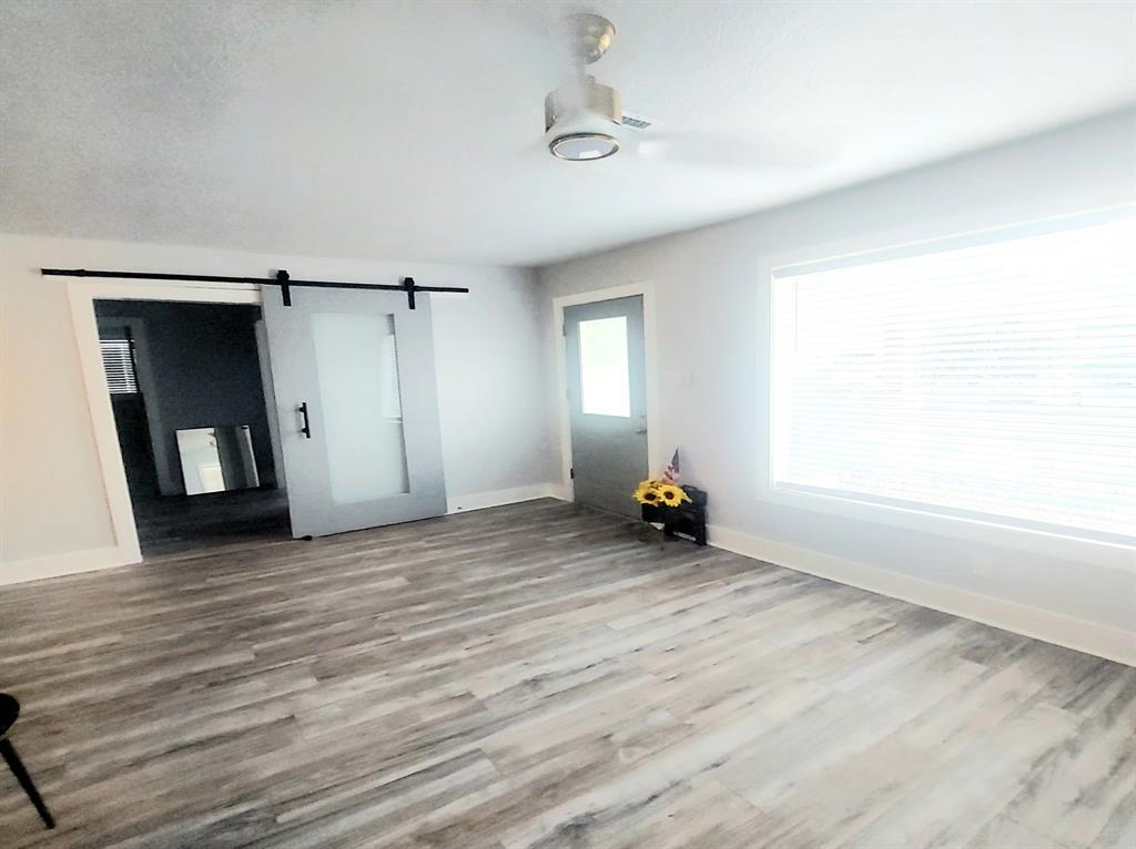 Foto principal - 4409 Rosemont St