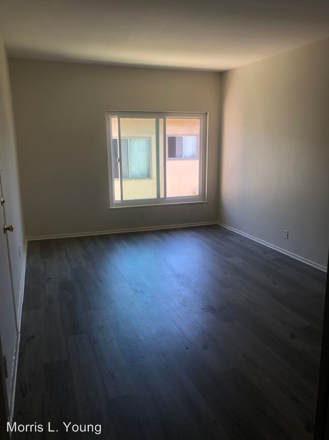 Building Photo - 4767-4771 San Vicente Blvd