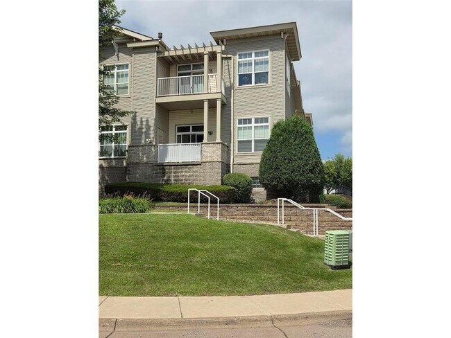 Foto del edificio - 1256 County Rd D E