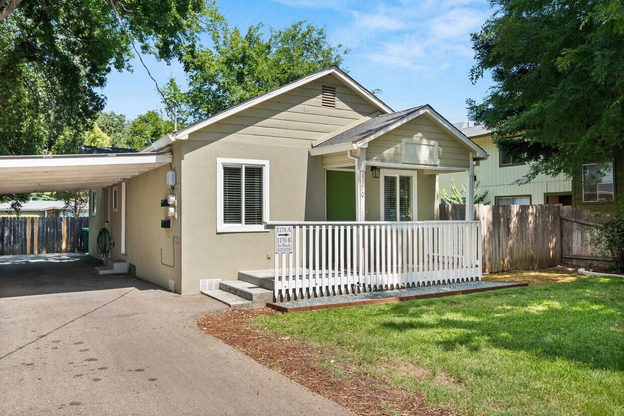 Foto principal - Available Now. Cute Home located in quiet ...