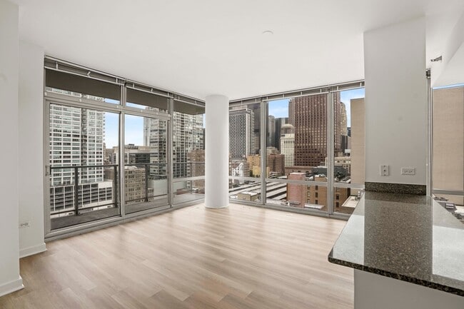 Photo - 740 S Clark St Apartment