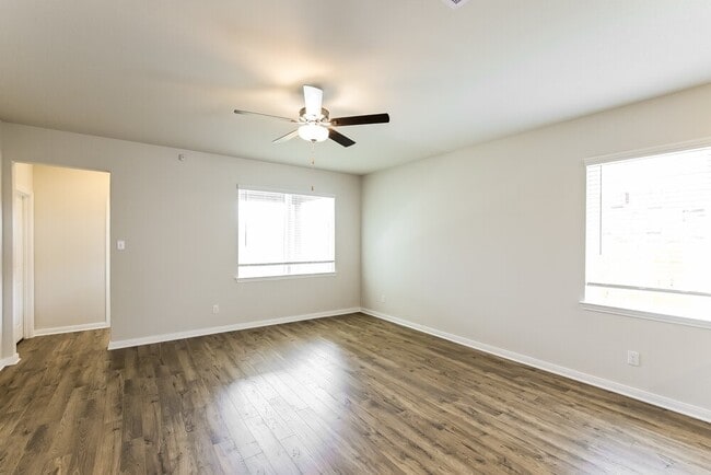 Building Photo - 420 Mustang Trot Dr