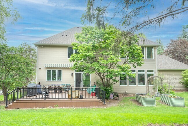 Foto del edificio - Big Beautiful Upscale 4+ Bedroom Residence...