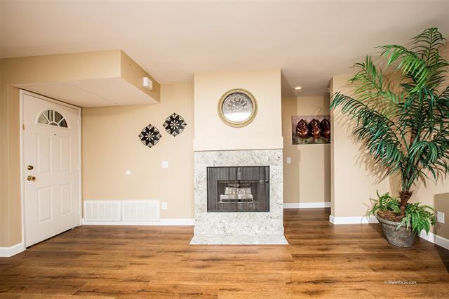 Sala de estar con chimenea - 13327 Caminito Ciera #61