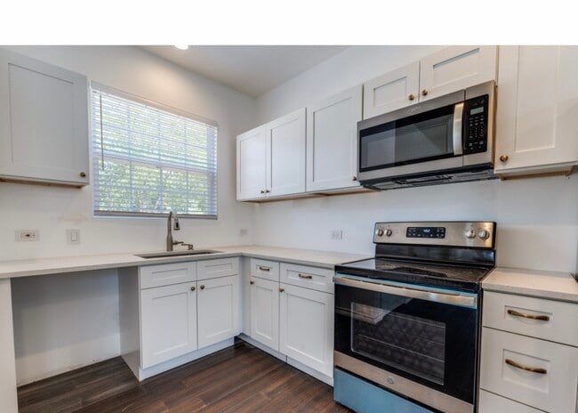 Building Photo - 156 Pioneer Rd