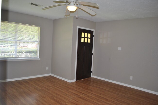 Building Photo - 17425 Fir Rd