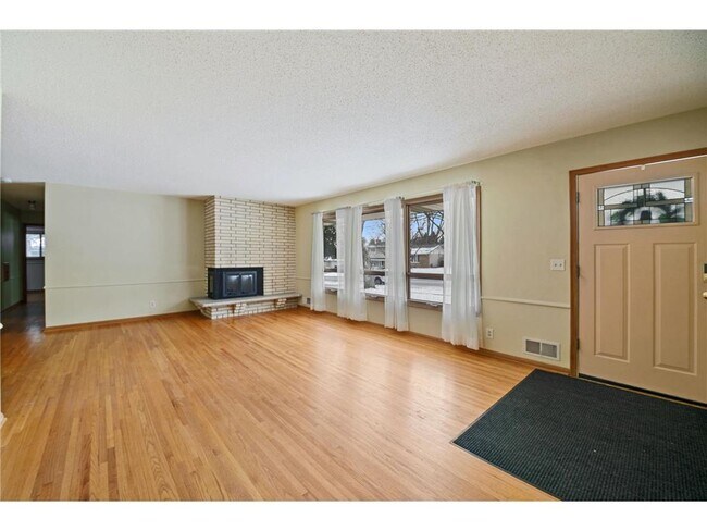 Building Photo - 2210 5th St NW