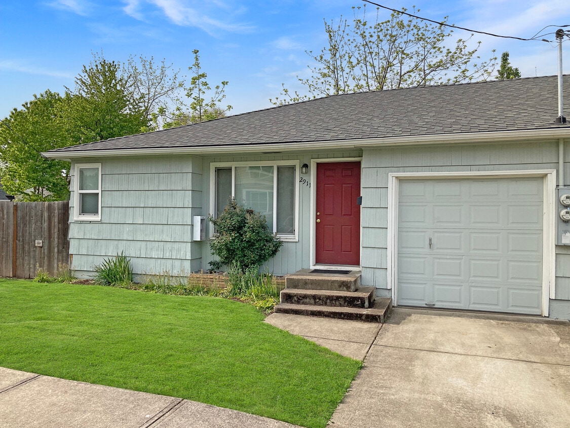 Front Door - 2911 NW Tyler Ave