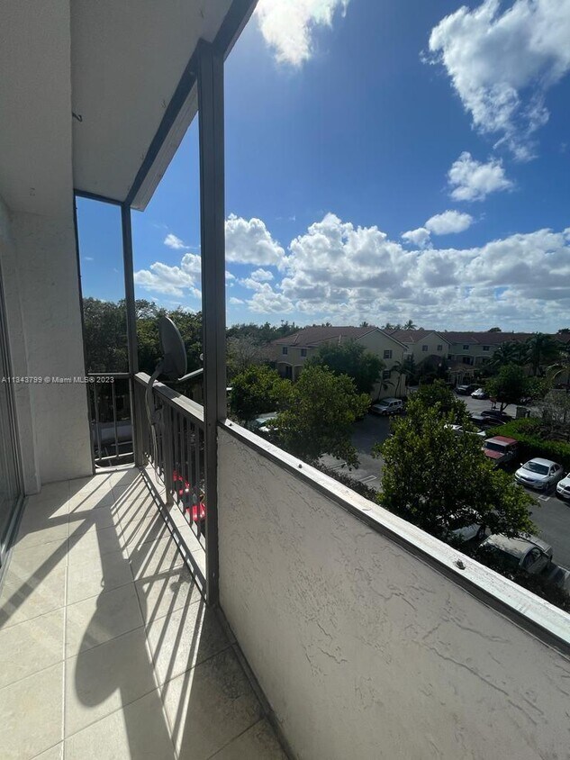 Foto principal - 8950 NE 8th Ave