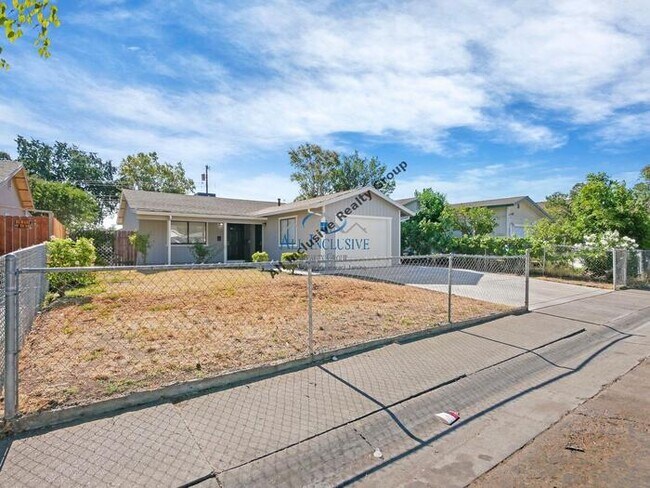 Building Photo - Great 2 beds 2 baths home!