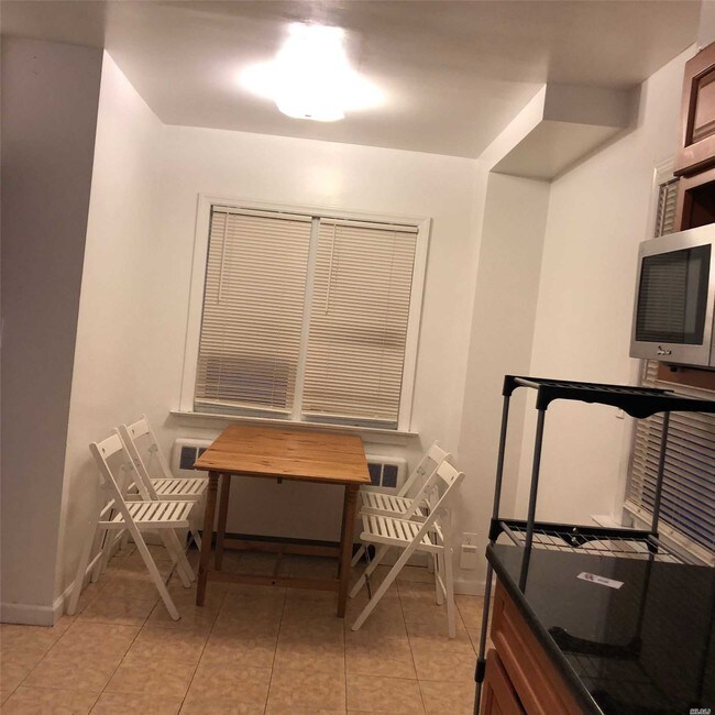 Foto del edificio - 229 Belmont Ave