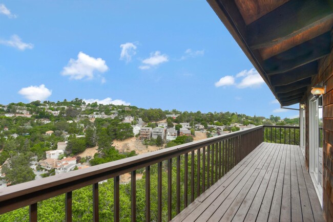 Building Photo - 2600 Belmont Canyon Rd