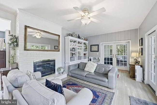 Building Photo - 9220 Forest Haven Dr
