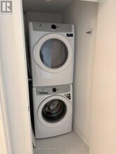 Building Photo - 7 Golden Lion Heights