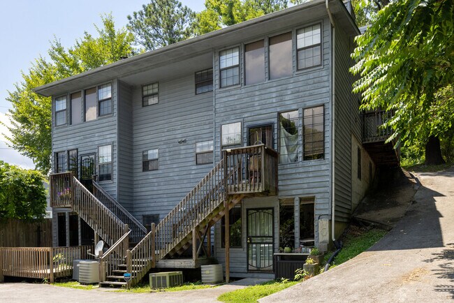 Foto del edificio - 34 Woodlawn Dr
