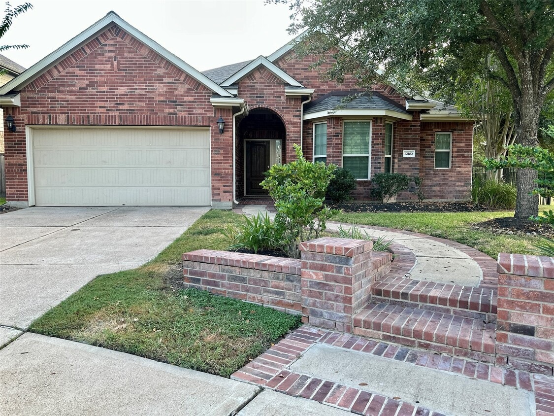 Primary Photo - 12102 Cove Harbor Ln