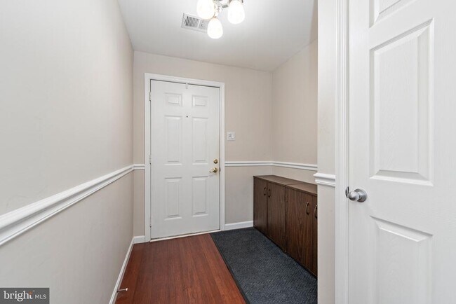 Foto del edificio - 1127 Kelfield Dr