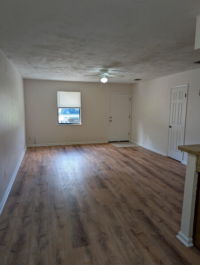 Foto del edificio - 3891 Osprey Cir