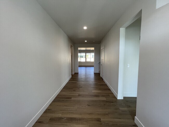 Foto del edificio - Beautiful 4 Bedroom, 3.5 Bathroom Home in Prescott Ranch!