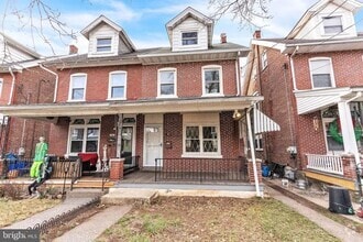 Building Photo - 383 Spruce St