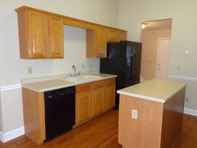 Building Photo - 1704 Falcon Court