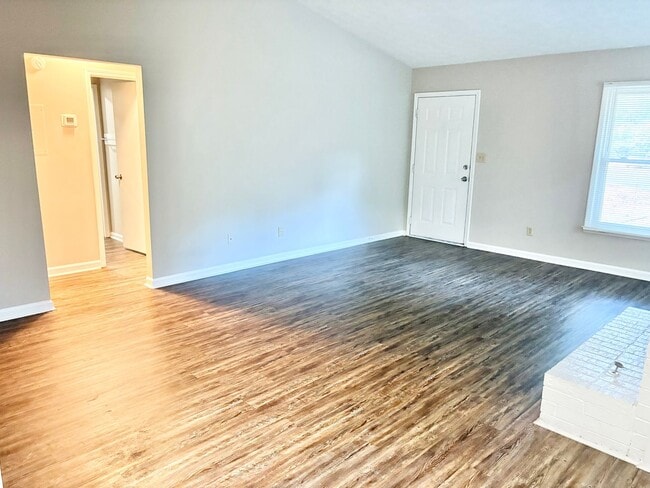 Foto del edificio - Welcome to this charming 2-bedroom, 1-bath...