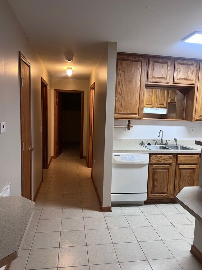 Foto del edificio - Well-maintained 2-bedroom, 1-bath house in a great location