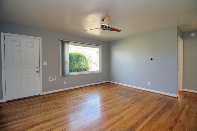 Foto del edificio - 820 NE Sumner St
