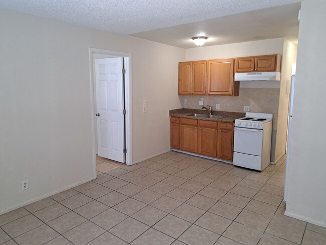 Building Photo - 1 bedroom apartment -$800 -No pets -upstai...