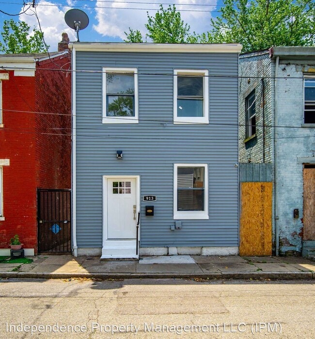 Building Photo - 4 br, 2 bath House - 913 Charlotte St.