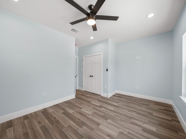 Foto del edificio - 934 Ellington St