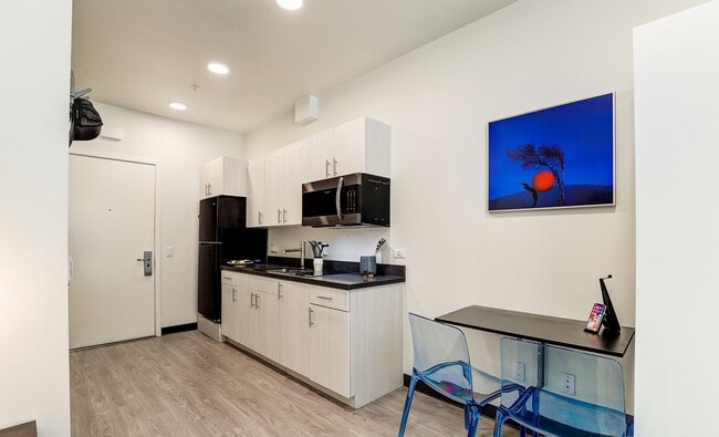 Building Photo - 4252 Crenshaw