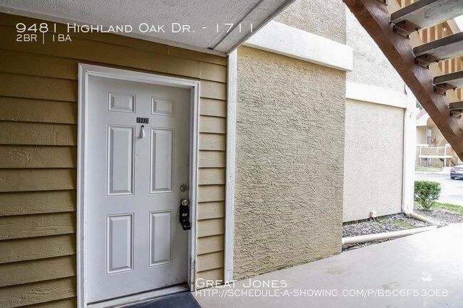Building Photo - 9481 Highland Oak Dr