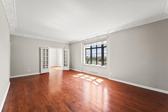 Building Photo - 1314 Hayworth Ave