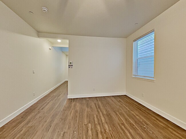 Building Photo - 10610 137th Street E