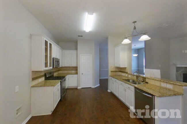 Foto del edificio - 3205 Silver Point Ct