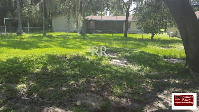 Building Photo - Cozy Home off Palm Beach Blvd in Fort Myers