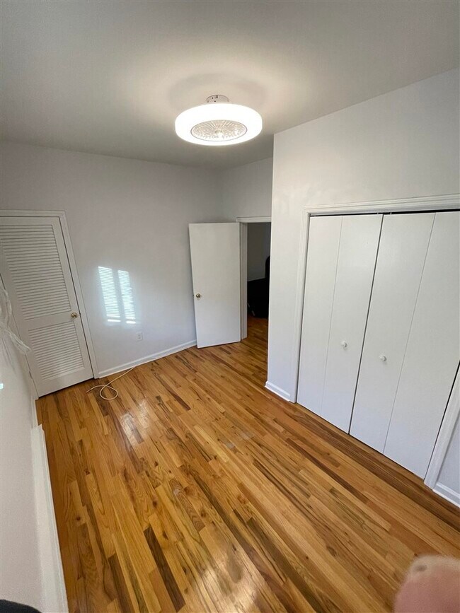 Foto del edificio - 318 Hudson St