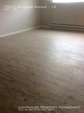 Building Photo - Updated Two Bedroom Apartment in Battle Creek