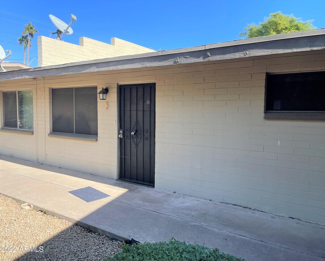 3646 E Montecito Ave Unit 2, Phoenix, AZ 85018 Room for Rent in