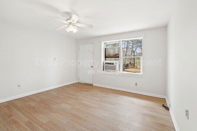 Foto del edificio - 3234 Fairburn Rd