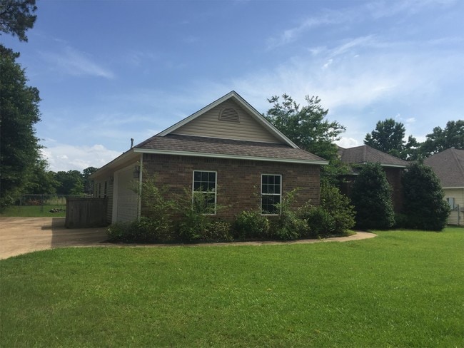 Building Photo - 1713 W Kentucky Ave