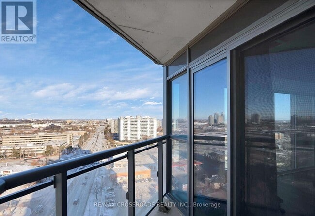 Building Photo - 30 Meadowglen Pl